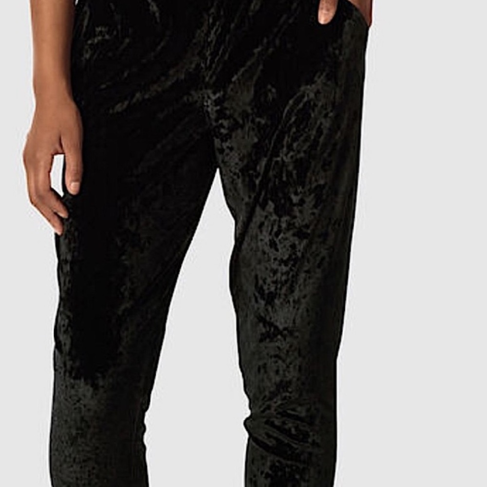 Beautiful La Senza Black velvet joggers in XL